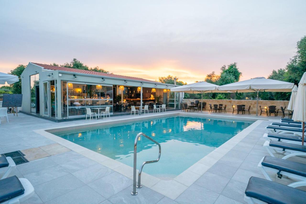 Makris Yialos Apartments ลาสซี ภายนอก รูปภาพ