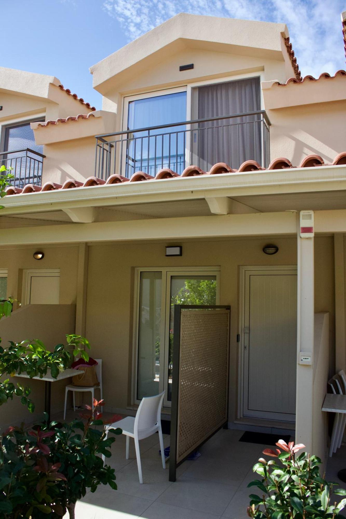 Makris Yialos Apartments ลาสซี ภายนอก รูปภาพ